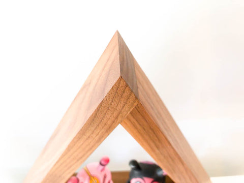 KM02 Triangle Shelf